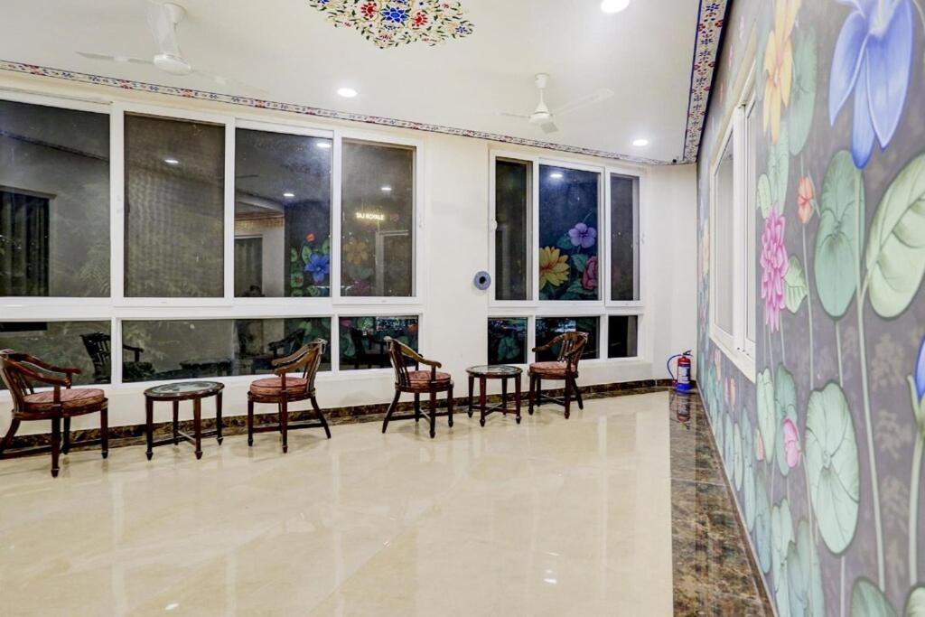 The Royal Ville Agra - Family & Corporate Hotel מראה חיצוני תמונה